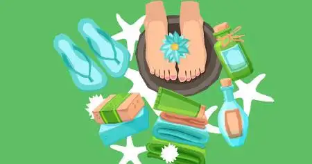 imagem de pés no podólogo numa bacia de água relaxando com chinelos e produtos de cuidados ao lado